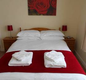Eden End Guest House  в Солихалле