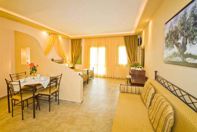 Anassa Deluxe Suites 