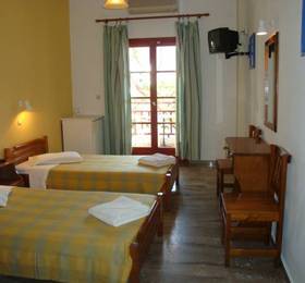 Estia Hotel & Studio  в Камари