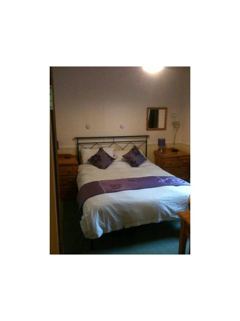 Cottage Court Hotel 