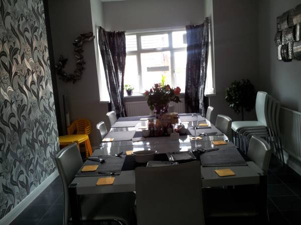 M and J Guest House  3* Великобритания, Клиторпс