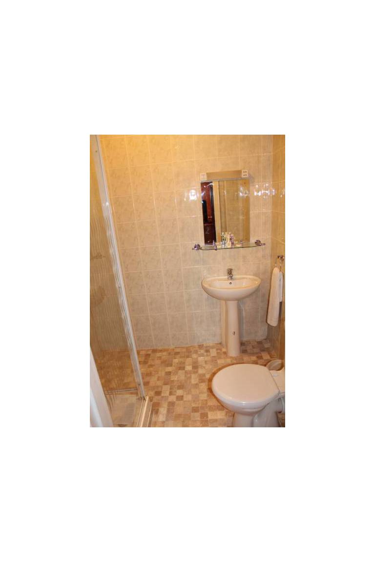 Lampton Guest House 