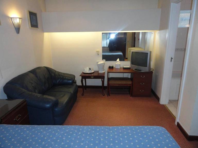 Chester Court Hotel 