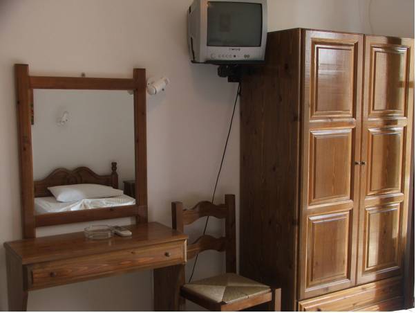 Glyfoneri Pension  Греция, Город Скиатос