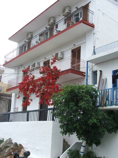 Glyfoneri Pension  Греция, Город Скиатос