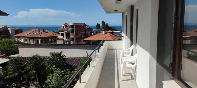 Yanevi Apartments 