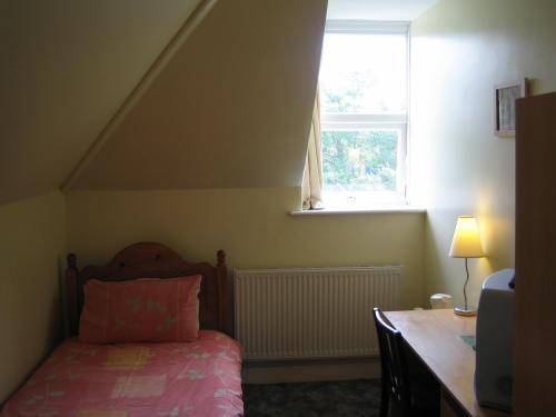 Atini Guest House  3* Великобритания, Кройдон
