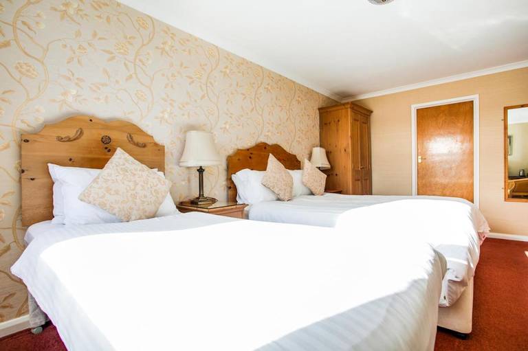 Summerhill Hotel 