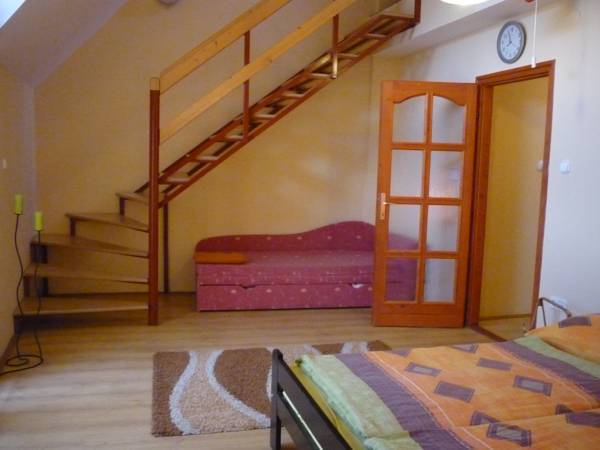 Hellasz Apartman Венгрия, Дьюла