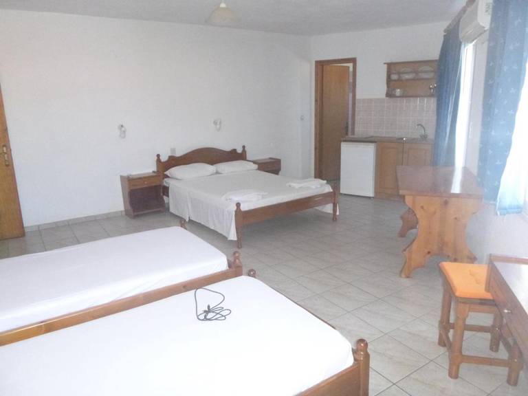 Karafelas Hotel 
