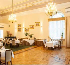 Hotel President  в Бельско-Бяле