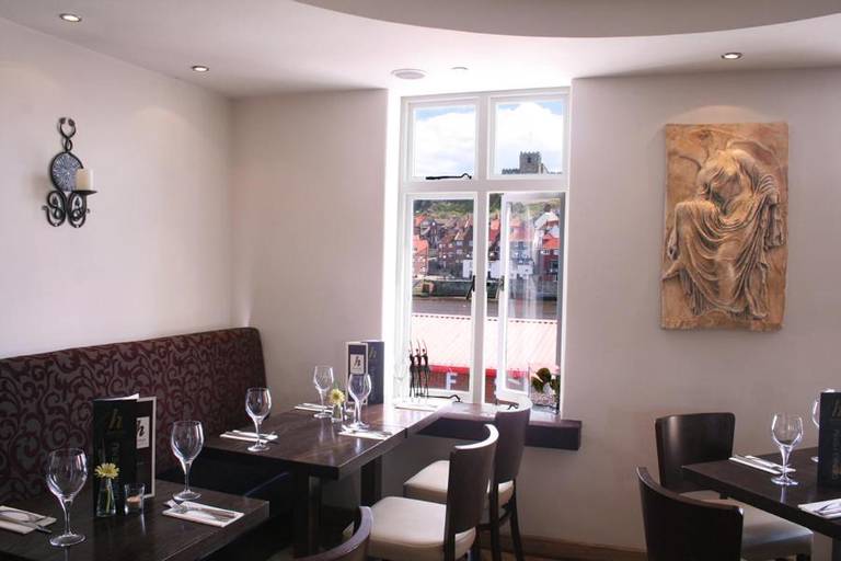 Harrys lounge 