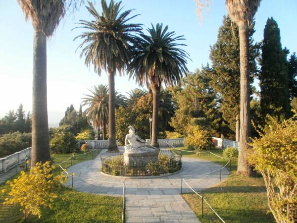 Hotel Perama  3*