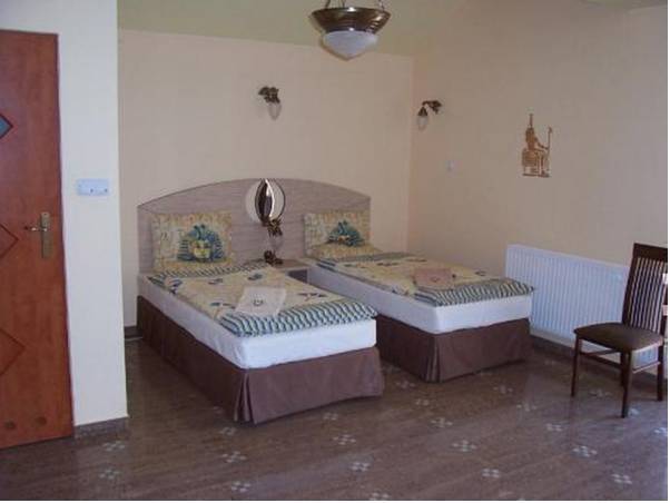 Hotel Faraon  Польша, Кельце