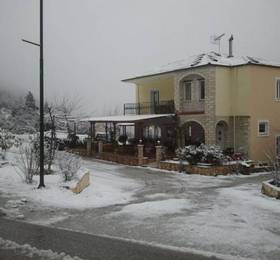 En Ambares  в Карпенисионе