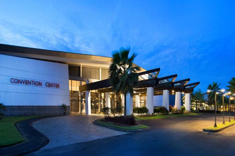 Novotel Manado Golf Resort & Convention Center 