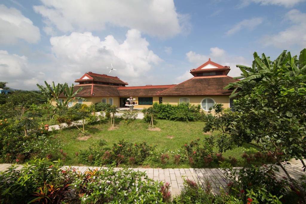 Hue Riverside Boutique Resort & Spa 4*