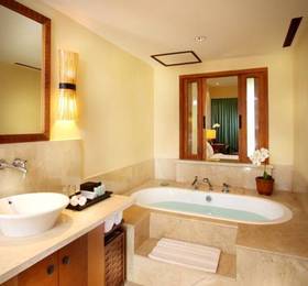 The Santosa Villas & Resort Lombok  в Сенггиги