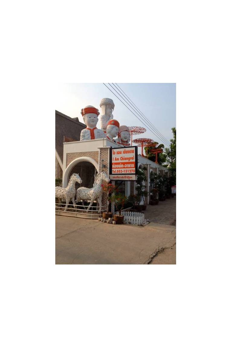 I Am Chiangrai White Brick Villa 