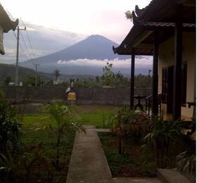 Dillons Bungalows and Restaurant  в Амеде