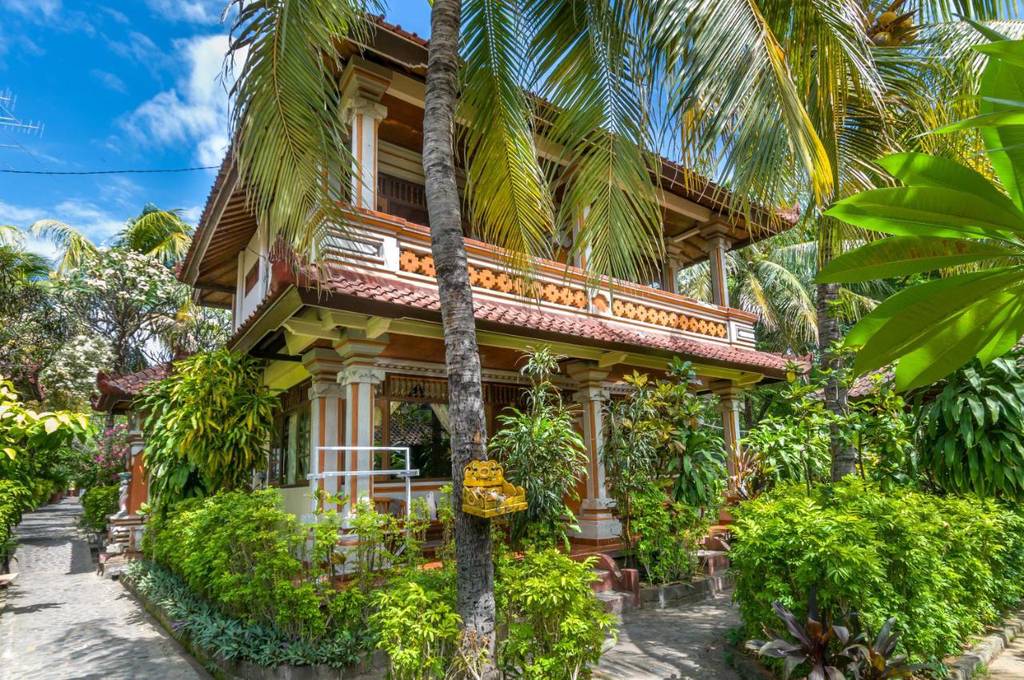 Paradise Palm Beach Bungalows  4*