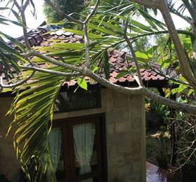 Surfer Cave Bali Accomodation  в Джимбаране