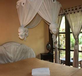 Surfer Cave Bali Accomodation  в Джимбаране