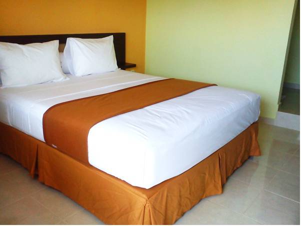 Hotel Keluarga Djagalan Raya  2* Индонезия, Сурабая