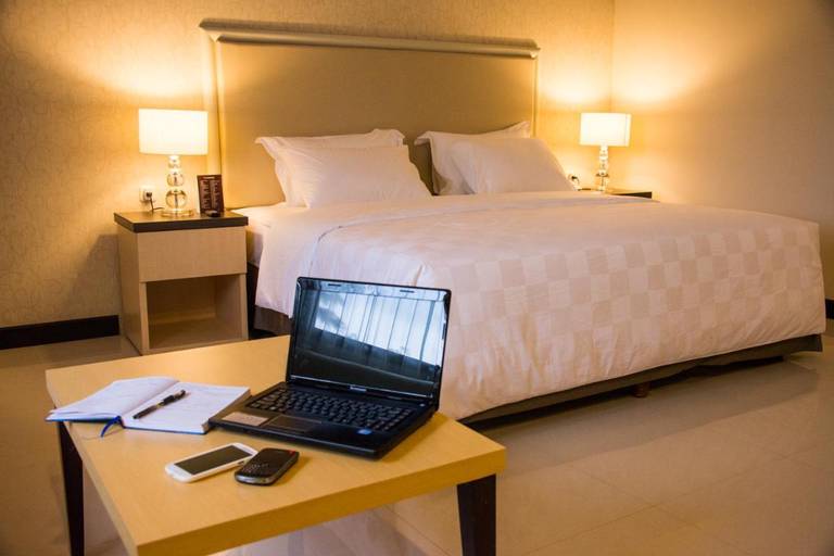 Bella Hotel by Simply Maven 