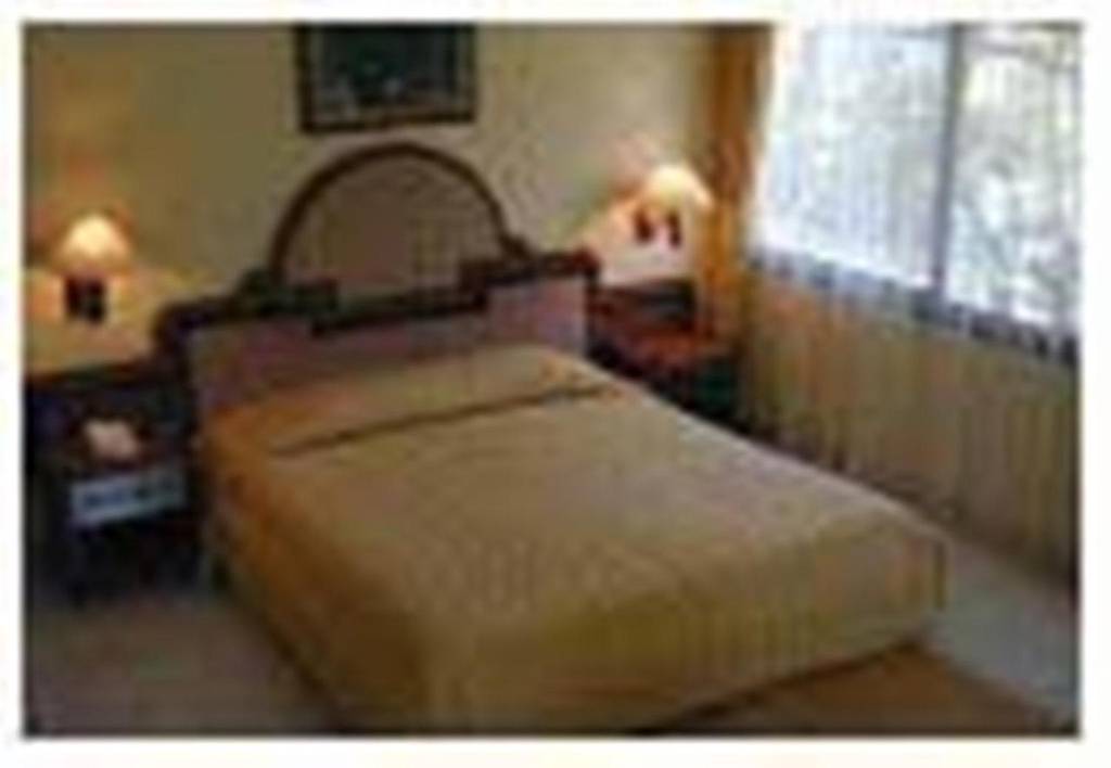 Bali Lovina Beach Cottages 3*