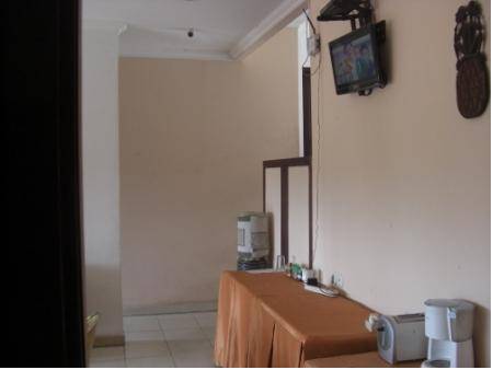 Hotel New Season and Cafe 