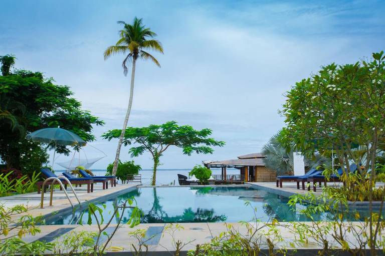 Deshadan Backwater Resort