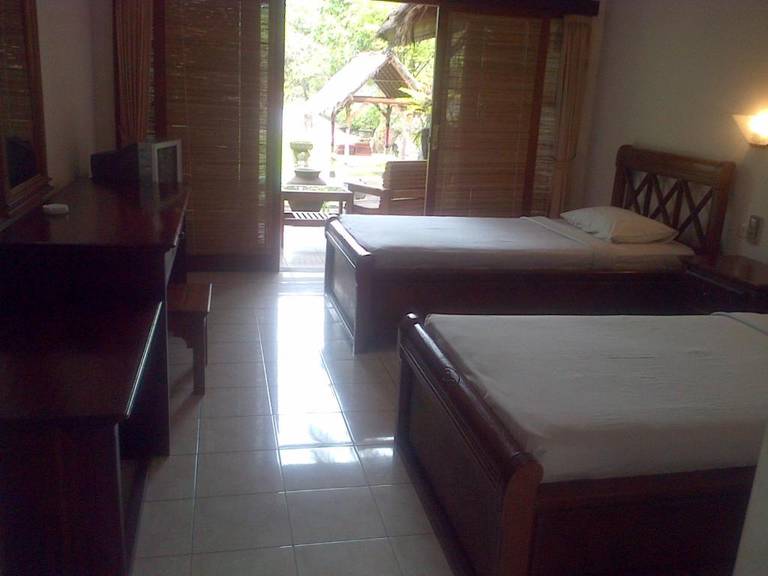 Nirwana Sea Side Cottages 