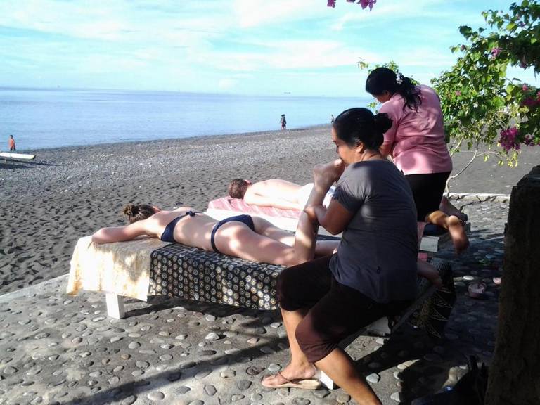 Solaluna Beach Homestay 
