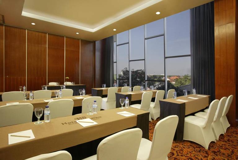 Hotel Santika Jemursari 
