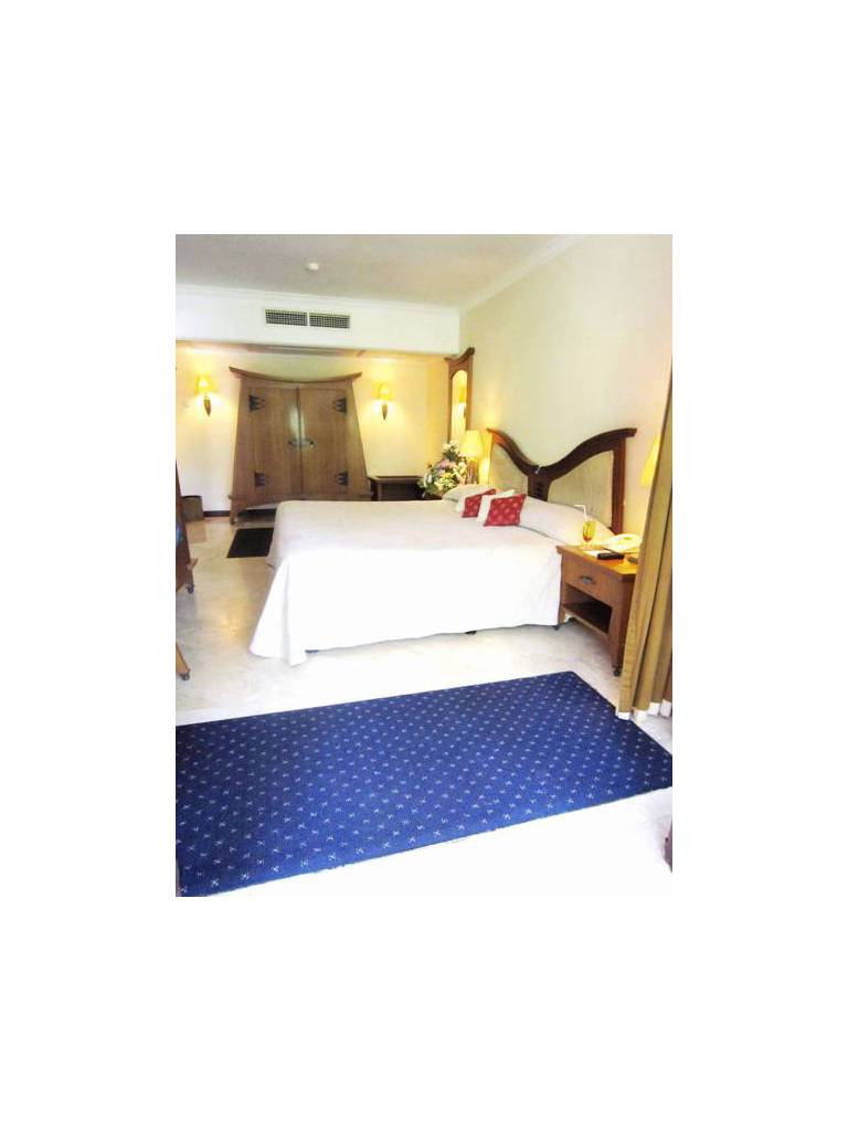 Hotel Equator Surabaya 