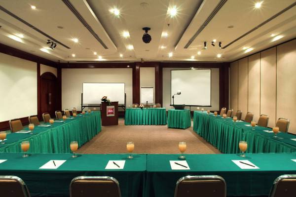 Ibis Surabaya Rajawali 3* Индонезия, Сурабая
