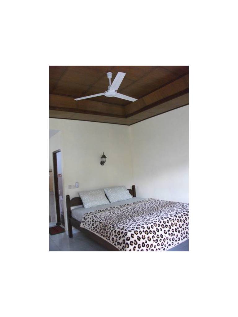 Tude's Family Homestay 