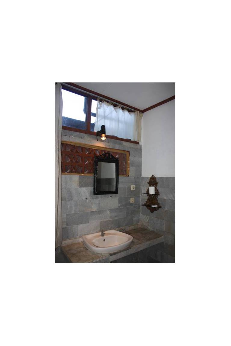 Oka Kartini Bungalows 