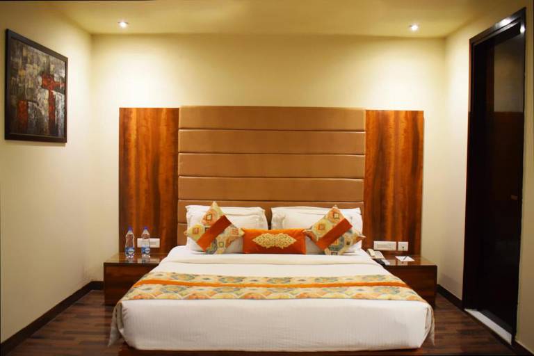 Avaas Lifestyle Hotel 