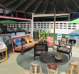 Samlanjed Guesthouse  в Чиангмае