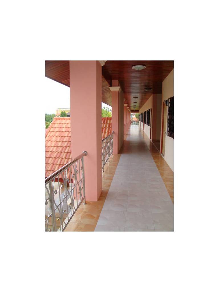 Suphattra Apartment 