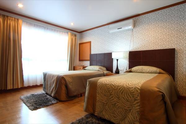Khum Phucome Hotel 