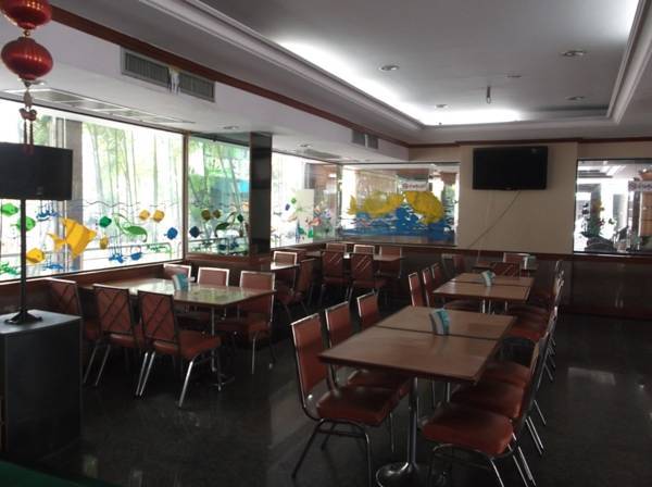 Silom Palace Hotel  3* Таиланд, Хатъяй