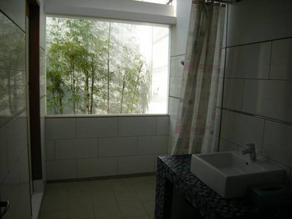 Oude Bandung Guesthouse 1* Индонезия, Бандунг