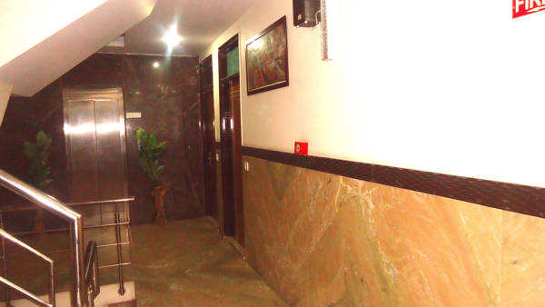 Hotel Udhav Palace 