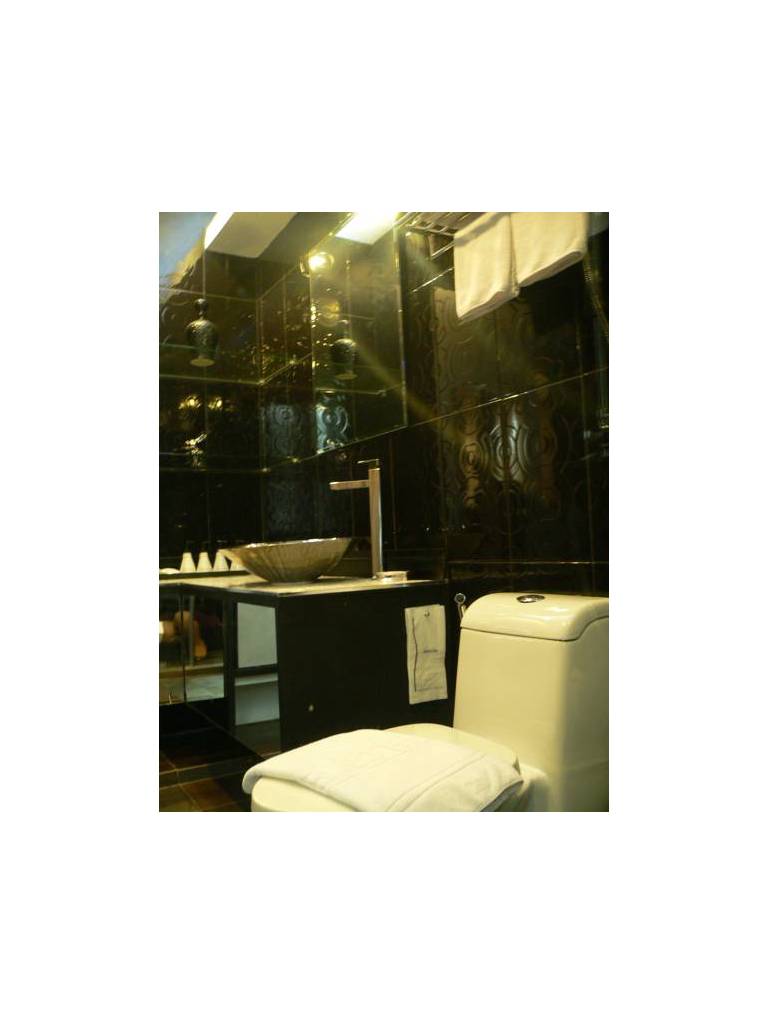 9w Boutique Studio 
