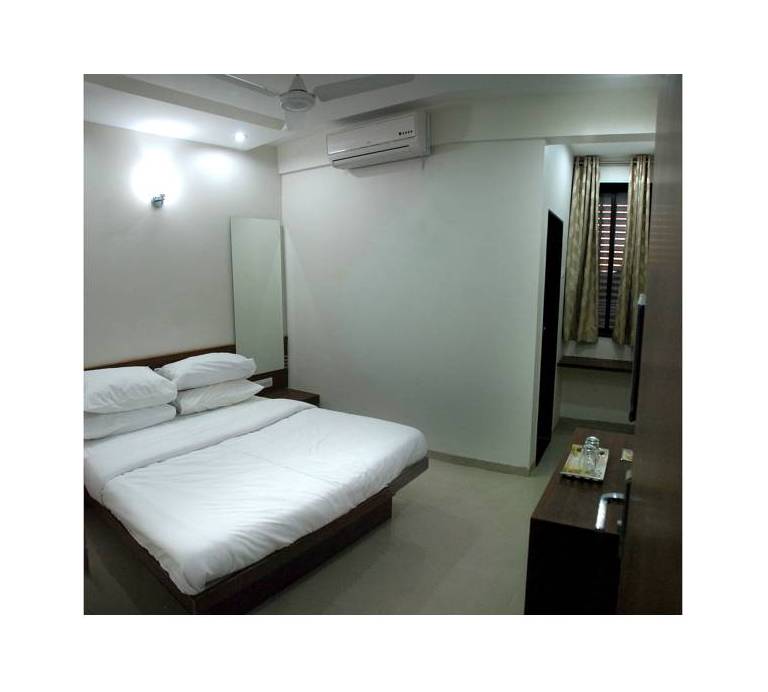 Hotel Sai Srushti 
