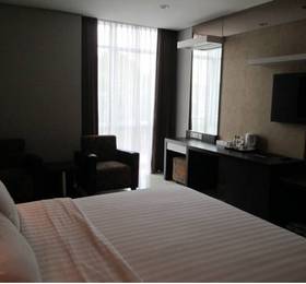 Туры в The Newton Hotel  в Индонезии