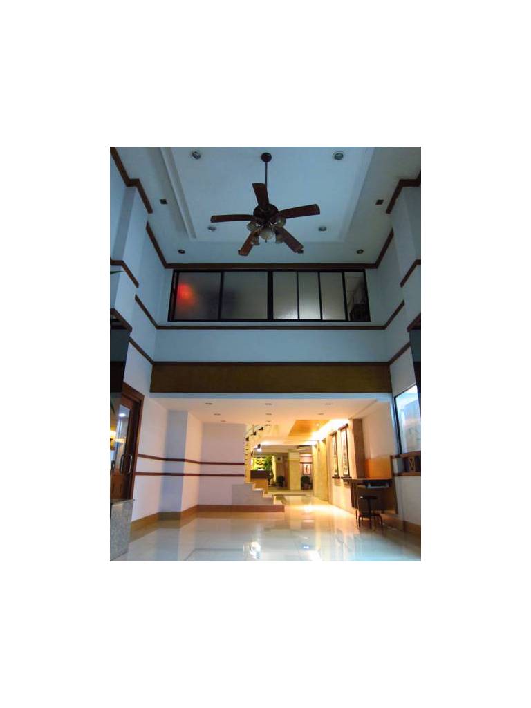 Hi-Season Hotel
